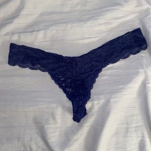 Lace thong